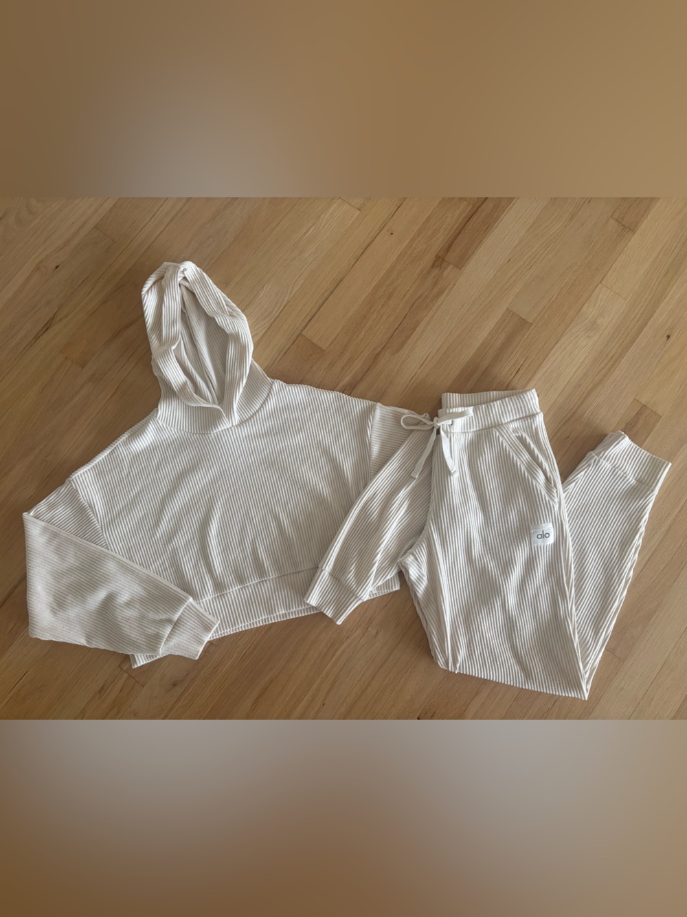 Alo Yoga Ivory Muse Set
